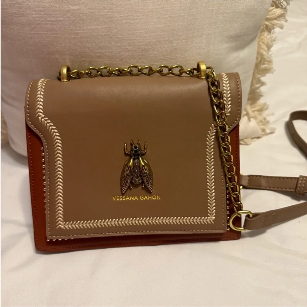 Vessana Gahon Tan Leather Chain Shoulder Bag with Gold and Jewel Beetle - Picture 2 of 6